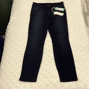 Level 99 petite skinny jeans NWT
